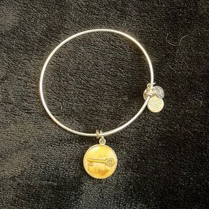Alex and Ani : Skeleton Key Bracelet